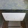 Badezimmer / WC – Verde Dorato als Sanblockverkleidung.